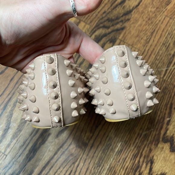 Christian Louboutin Pigalle Spikes Flat Nude Sz 7 - Picture 7 of 11